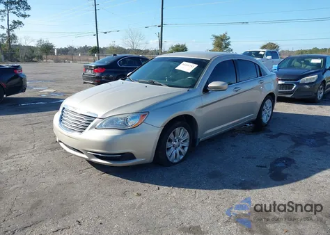2014 Chrysler 200 Lx z USA, uszkodzony, nr VIN 1C3CCBAB8EN146712